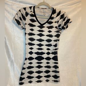 Nike pro workout top